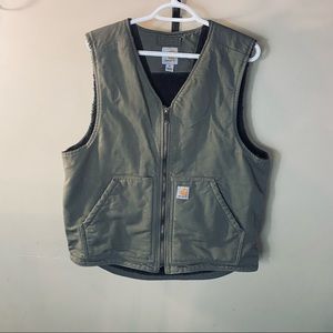 Mens size M green/olive Carhartt lined vest